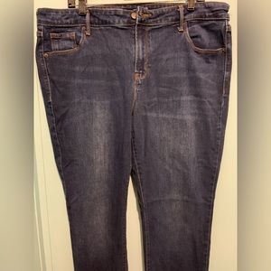 Slim Straight Mid Rise Jeans